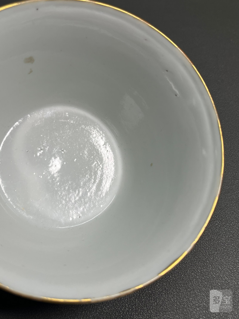 清嘉庆  粉彩婴戏图马蹄杯 - 图13